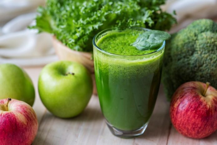 fresh green smoothie macro shot28129