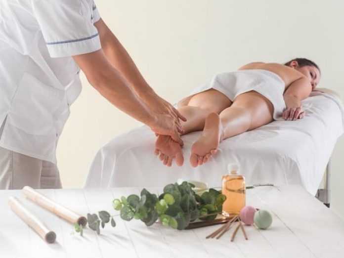 picture beautiful woman massage salon1 600 450 80 s c1 1