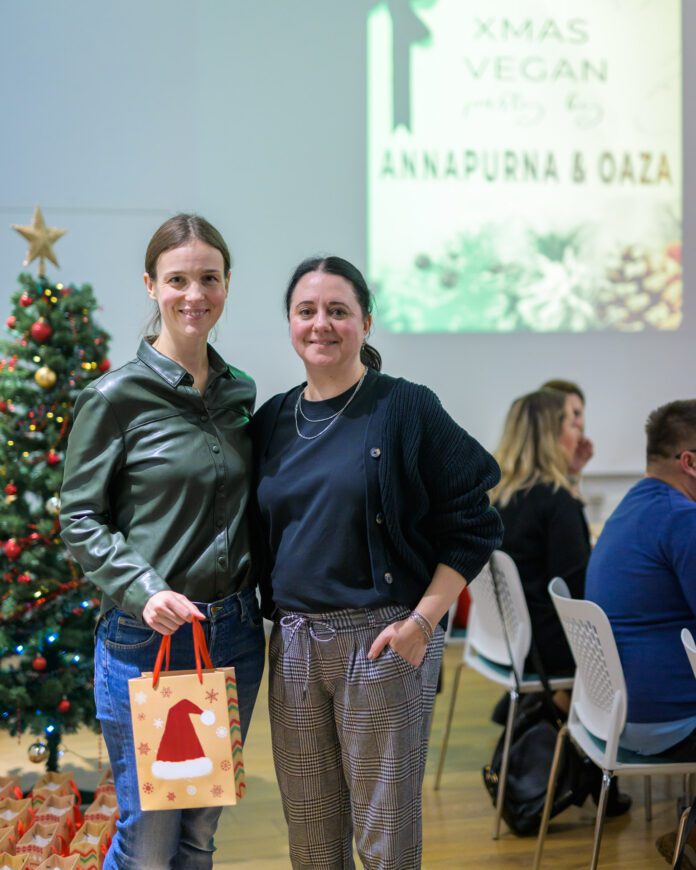 THuha 2023 12 12 101 Annapurna X mas Vegan Party Oaza Joyful Kitchen Full HD.jpg